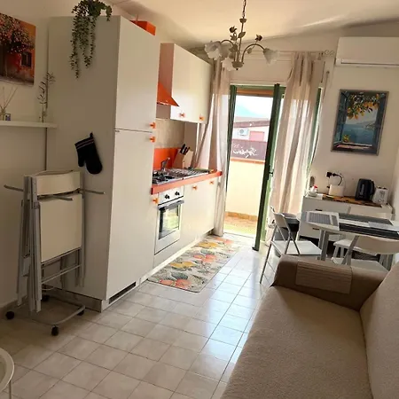 Zigi - Beautiful, Sunny Apartment, 70m2, Close To The Sea Appartement Scalea